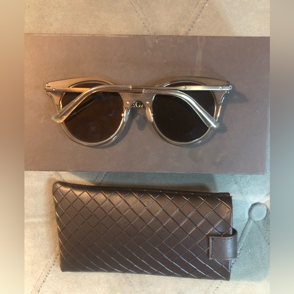 Bottega Veneta Woman’s Round Frame Acetate Sunglasses Brown OS - Picture 4 of 11